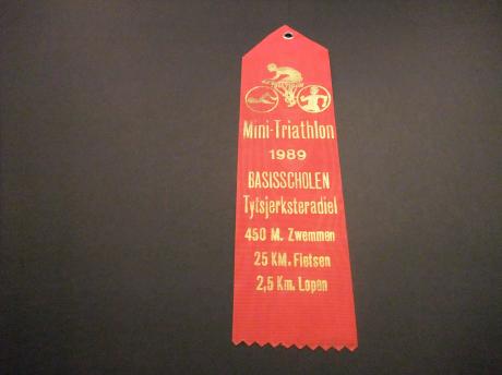Mini Triathlon basisscholen Tytsjerksteradiel Friesland, zwemmen,fietsen,lopen